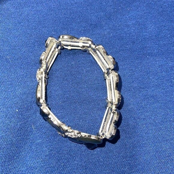 Lia Sophia “Edge of Night” Stretch Bracelet w/Mother of Pearl, Resin & Crystals - Picture 4 of 5